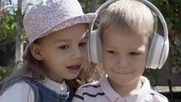 Portrait Cute Little Two Children Headphones Listening Music Cheerful Carefree — Vídeo de Stock