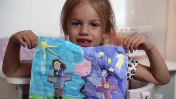 Talented Creative Child Girl Female Artist Draws Ranbow Mother Summer — Video