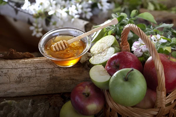 Honey and fruit — Stock Photo, Image
