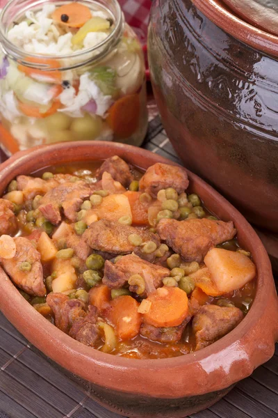 Goulash tradicional ou ensopado de porco — Fotografia de Stock