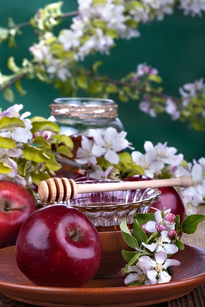 Apples and honey — Stock Photo, Image