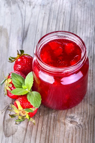 Aardbeienjam — Stockfoto