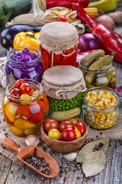 Canned vegetables — Stock Photo, Image
