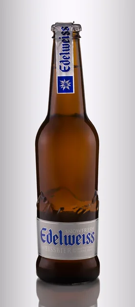 Garrafa de cerveja Edelweiss Weissbier — Fotografia de Stock