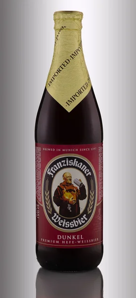 Franziskaner weissbier dunkel bira — Stok fotoğraf