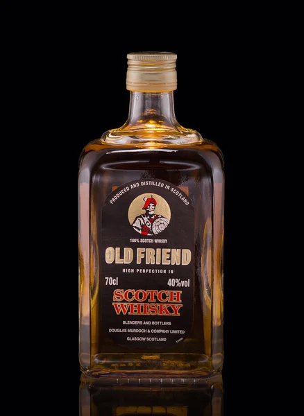 Бутылка виски "Старый друг" — стоковое фото