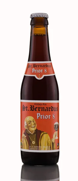 Bottle of Abbey Ale St. Bernardus Prior 8 — Stock Photo, Image