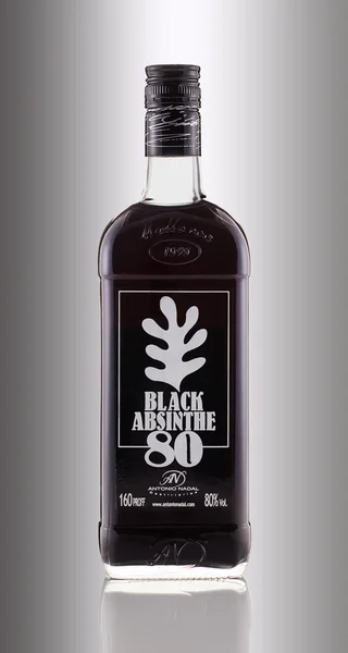 Fles van zwarte Absint 80 — Stockfoto