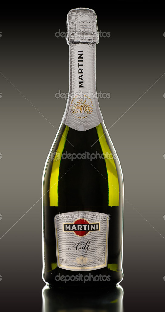 Botella de Martini Asti — Foto editorial de stock © verbaska 29215219