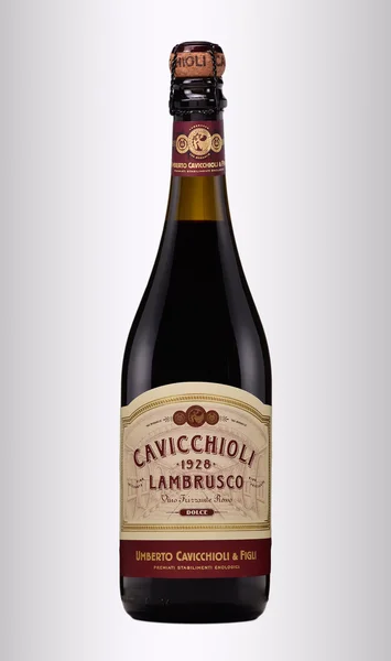 Бутылка Ламбруско Дольче — стоковое фото
