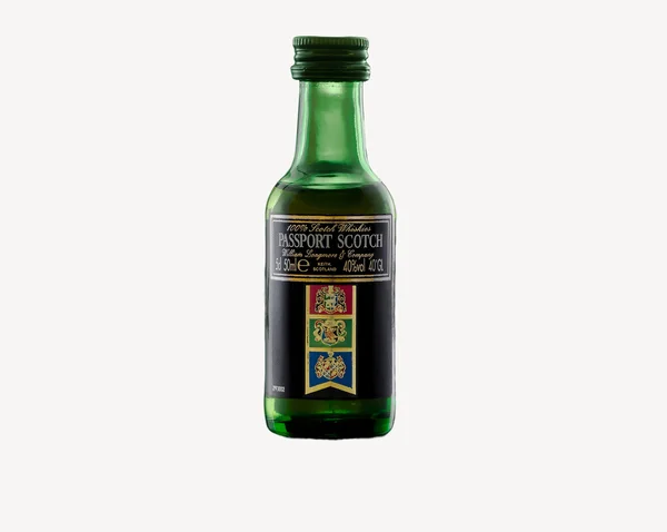 Botella miniatura de Passport Whisky —  Fotos de Stock