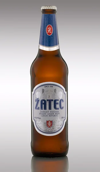 Pivo Žatec modrý štítek — Stock fotografie