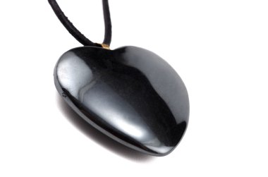 hematit kalp ile deri dize