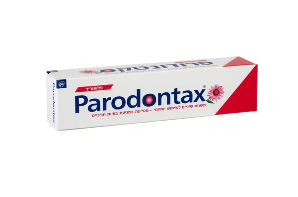 Parodontax växtbaserade tandkräm 50 ml på hebreiska — Stockfoto