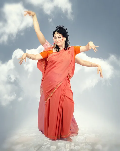 Women showing Indian dance of multiple arms — Stock Photo, Image