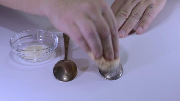 Temizlik altında çorba kaşığı — Stok video