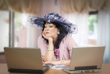 Tüm online dating gizli çöpçatan bilir