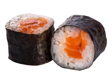 Beyaz arka planda bir çift suşi rulosu. Suşi dürümlü lezzetli Japon yemeklerini yakından çek..