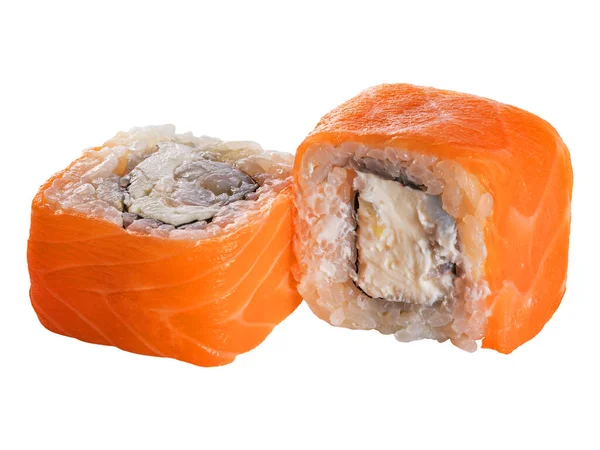 Beyaz arka planda bir çift suşi rulosu. Suşi dürümlü lezzetli Japon yemeklerini yakından çek..