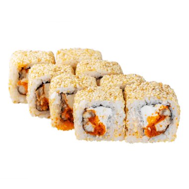 Suşi beyaz arka planda. Suşi dürümlü lezzetli Japon yemeklerini yakından çek..