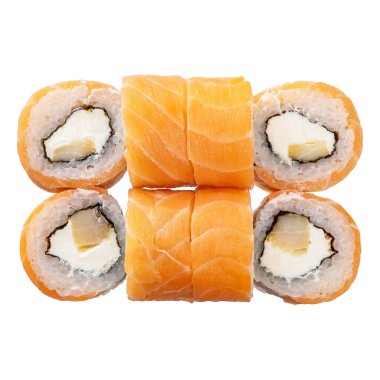 Beyaz arka planda 6 miligram suşi. Sushi dürümlü lezzetli Japon yemeklerini yakından çek. Üst görünüm