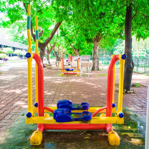 Fitnesz park Fitnessgép — Stock Fotó