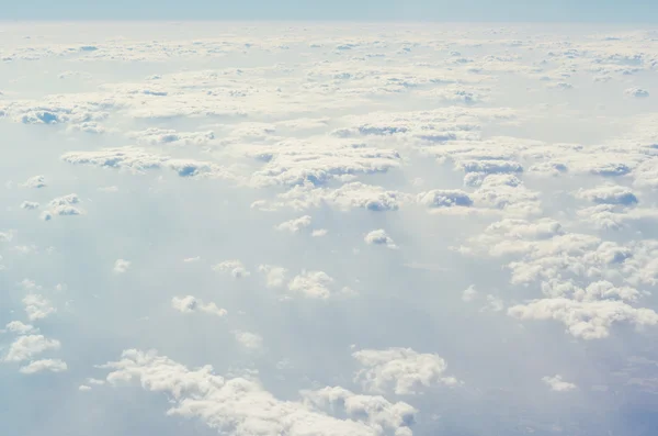 大気の上層雲と青い空. — ストック写真