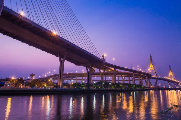 Rama 9 Ponte à noite — Fotografia de Stock