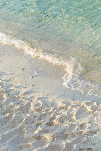 Wave of the sea on the sand beach — Stock Photo, Image