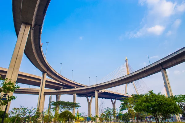 Ponte de Bhumibol, a Ponte de Anel Industrial ou Mega Ponte — Fotografia de Stock
