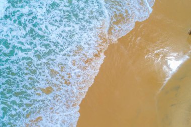 Deniz manzaralı turkuaz deniz suyu masmavi sahil yaz tatili arka planı