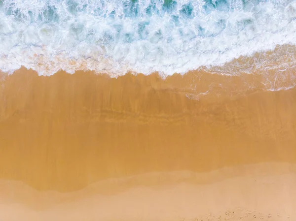 Meer Weißer Sandstrand Mit Türkisfarbenem Meerwasser Luftaufnahme Phuket Thailand — Stockfoto