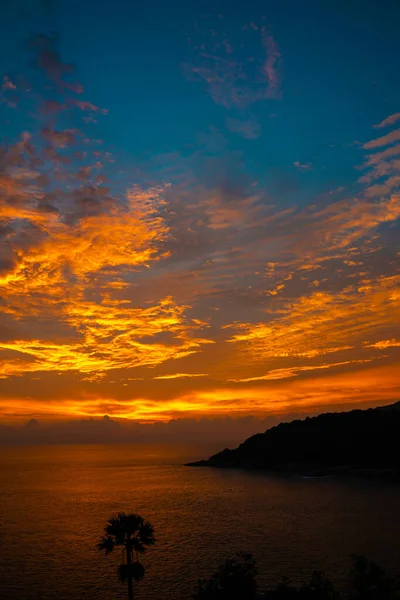 Cielo Colorido Majestuoso Puesta Del Sol Con Nube Orilla Del —  Fotos de Stock