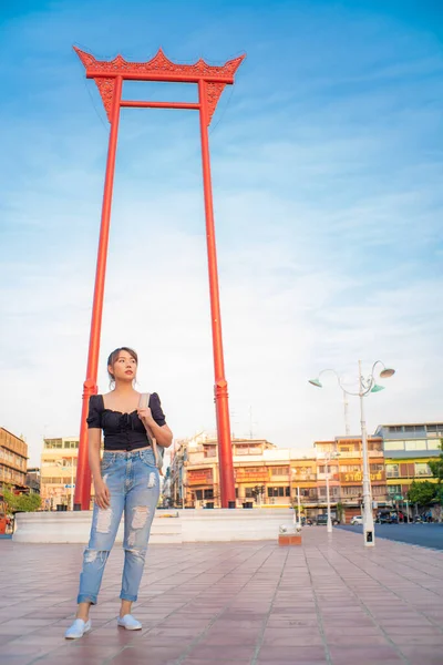 Backpack Asian Women Travel Street Bangkok City Saochingcha Red Pole — Stock Photo, Image