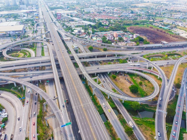 Vista Aérea Curva Transporte Urbano Retorno Carretera Con Transporte Automóviles —  Fotos de Stock