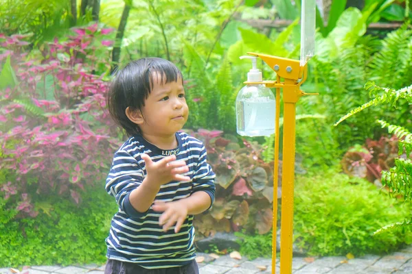Little Child Boy Using Alcohol Gel Bottle Washing Cleaning Hand — Stock Photo, Image