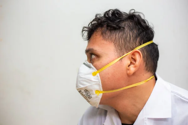 Retrato Hombre Asiático Usando Facial N95 Filtro Mascarilla Prevenir Contaminación —  Fotos de Stock