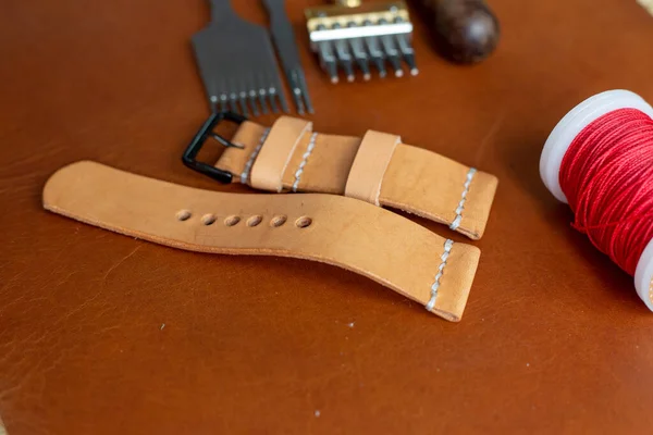 Genuine leather watch strap handmade cowhide leather crafmanship working