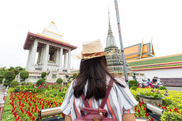 Asiático Mochilero Mujeres Usar Sol Sombrero Traverl Templo Buddha Bangkok — Foto de Stock