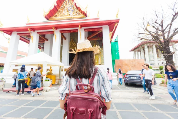 Asiático Mochileiro Mulheres Usam Traverl Chapéu Sol Templo Buddha Bangkok — Fotografia de Stock