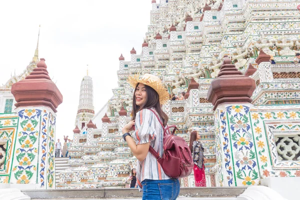 Asiatico Zaino Spalla Donne Indossare Sole Cappello Traverl Nel Tempio — Foto Stock