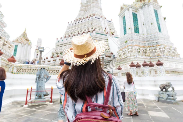 Asiático Mochileiro Mulheres Usam Traverl Chapéu Sol Templo Buddha Bangkok — Fotografia de Stock