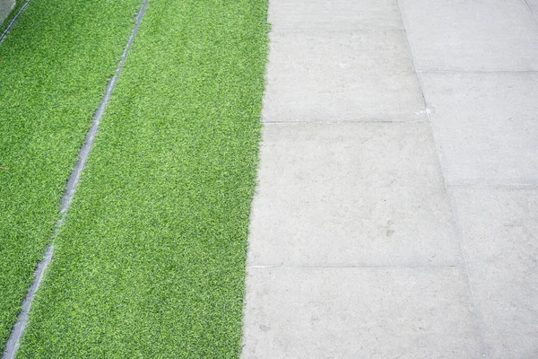 Green Grass Cement Pathway Exterior Decoration Green Grass — ストック写真