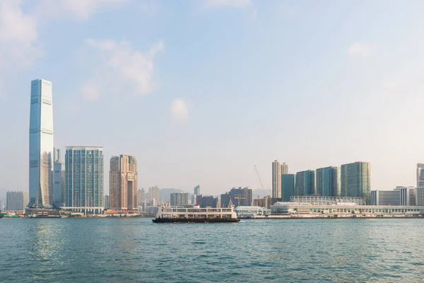 Victoria Limanı 'ndaki Hong Kong şehir binası, modern finans binası.