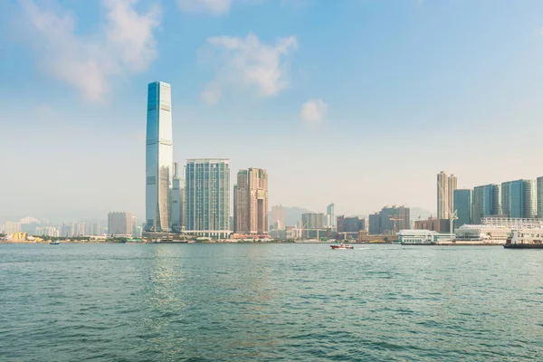 Victoria Limanı 'ndaki Hong Kong şehir binası, modern finans binası.