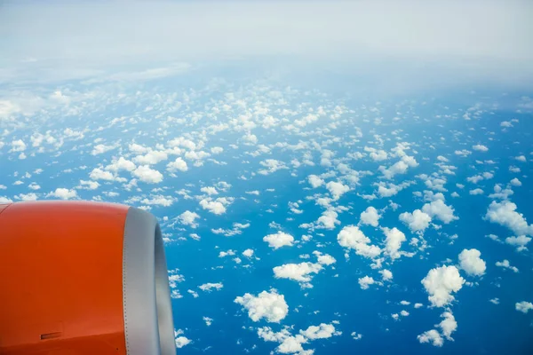 Вид Повітряне Блакитне Небо Вікна Літака Транспорт Природи — стокове фото