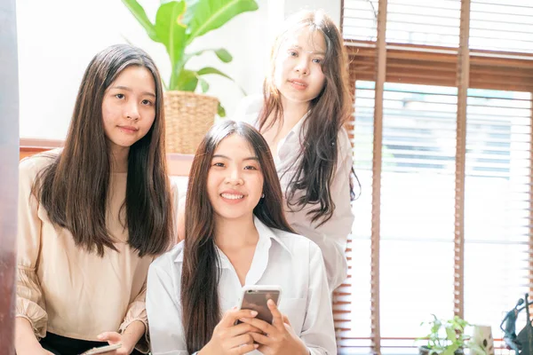 Beautiful Asian Women Friend Use Smartphone Online Shopping House Happy — Fotografia de Stock