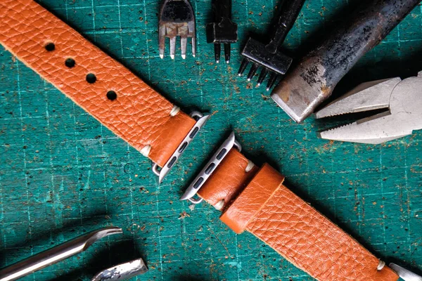 Leather watch strap crafmanship working cowhide strap DIY