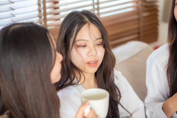 Business Women Talking Together Coffee Cup Drinking Home Office — Foto de Stock