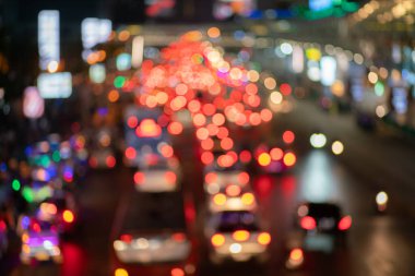 Şehir merkezinde bangkok Thailand 'ın araba tonlu görüntüsüyle soyut bokeh bulanıklaştı